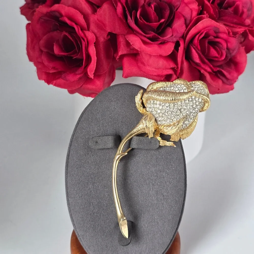 Castle Cliff Vintage Gold Tone Rhinestone Pave Long Stem Rose Brooch Pin Signed